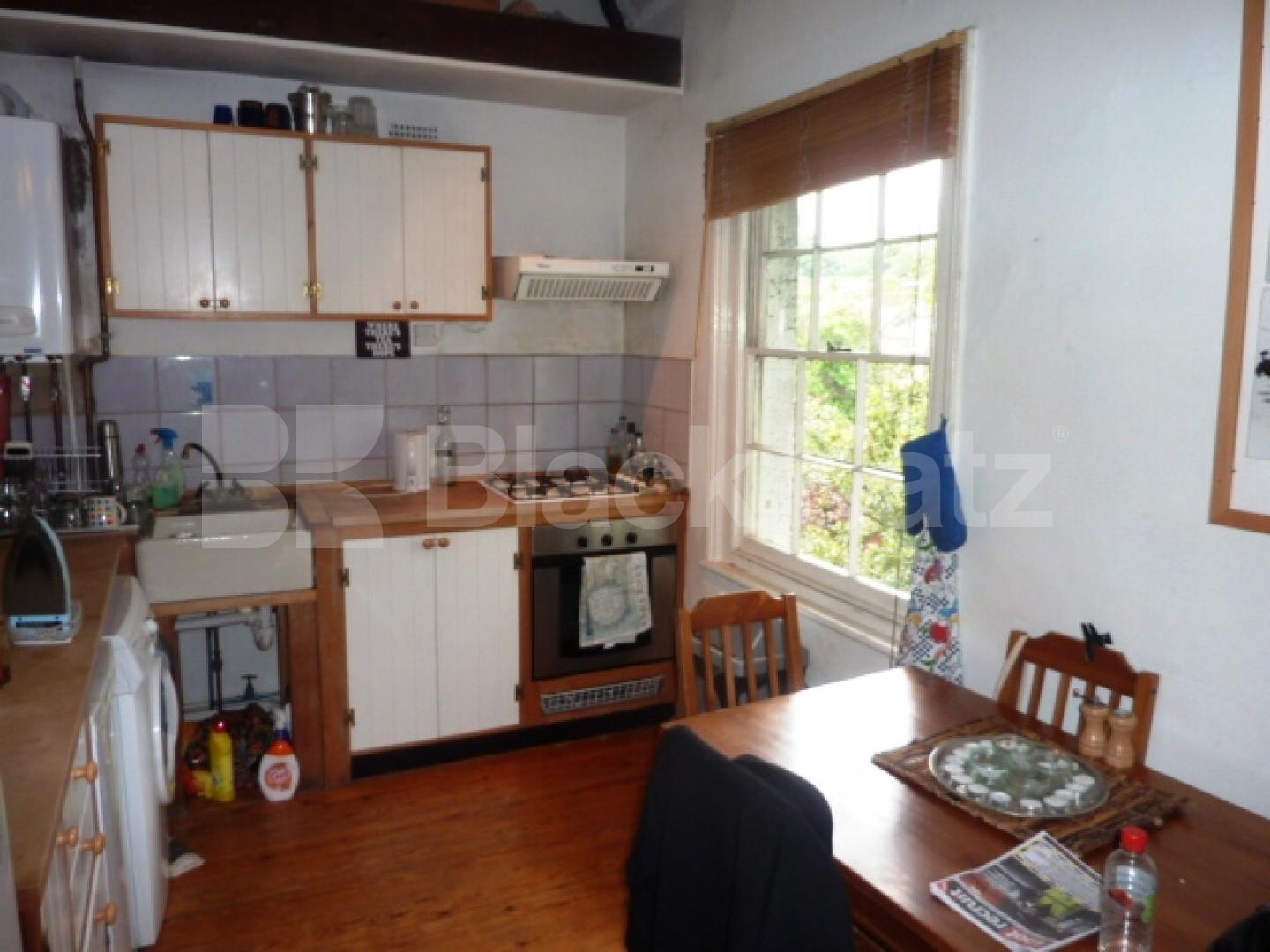 			NEW INSTRUCTION!, 2 Bedroom, 1 bath, 1 reception Flat			 Camden Road, CAMDEN